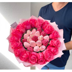 Клубничный букет «Pink»