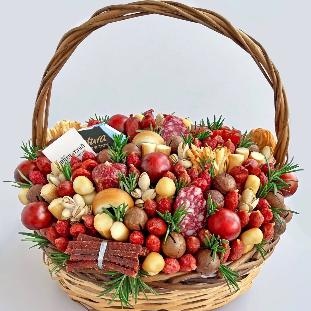 Колбасно-сырная корзина "Для него" Колбасно-сырная корзина "Для него"